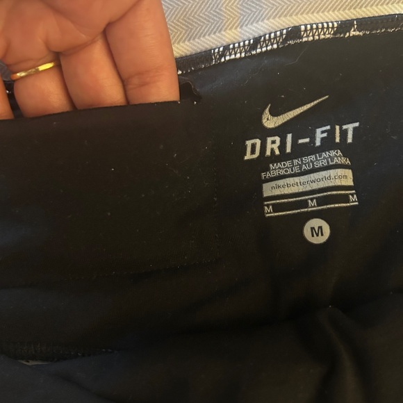 Nike 3/4 Leggings Dri-Fit - Picture 3 of 3